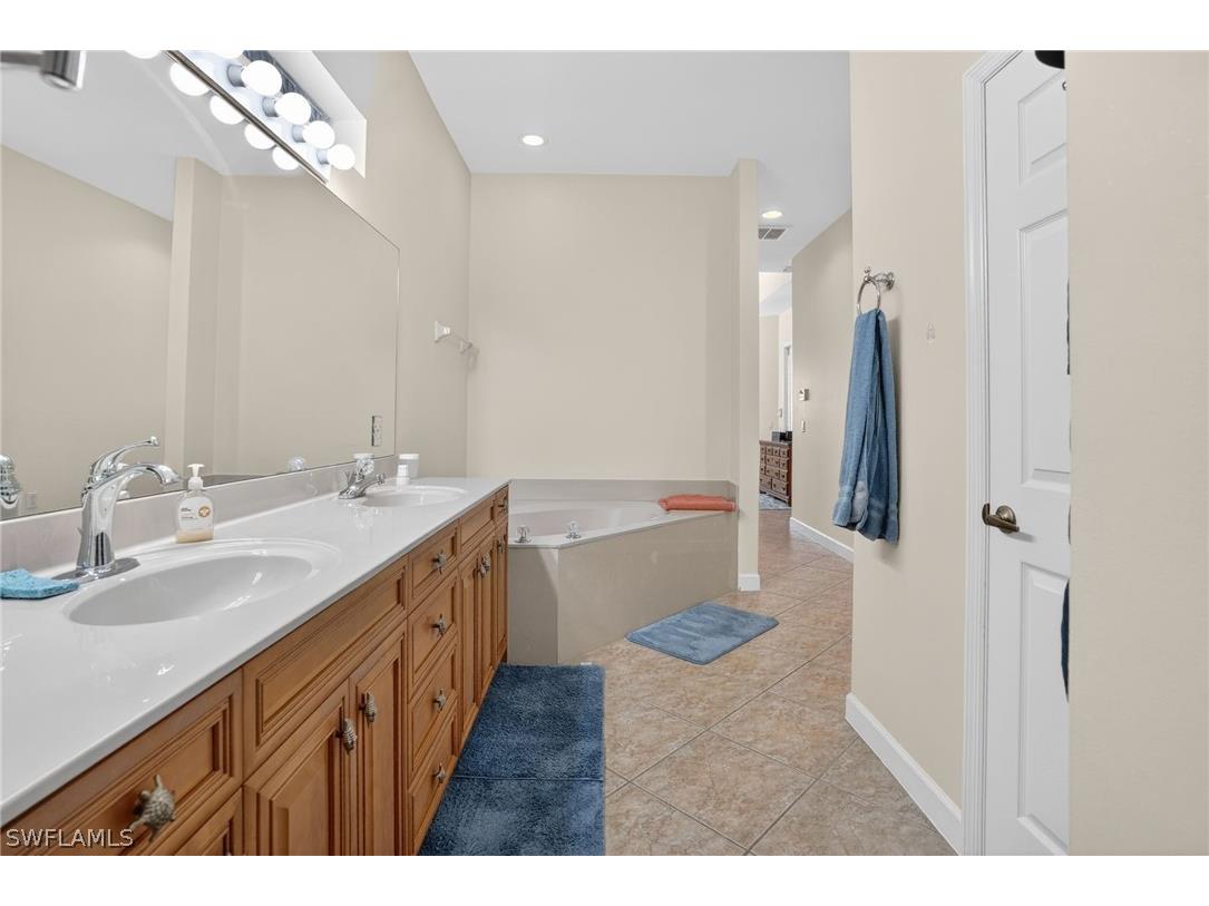 3350 Sandpiper Way Naples FL 34109 226007305 image17