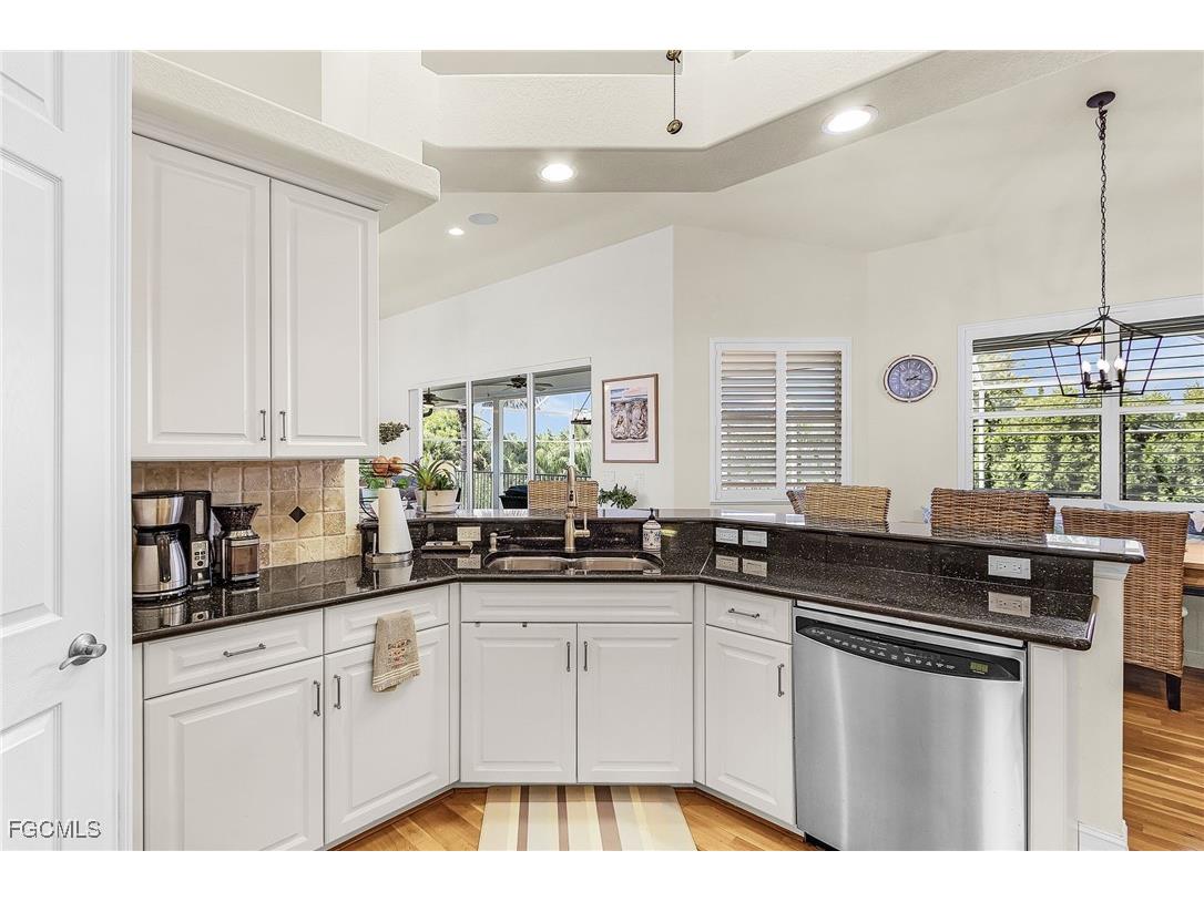 3351 Barra Circle Sanibel FL 33957 2025019988 image14