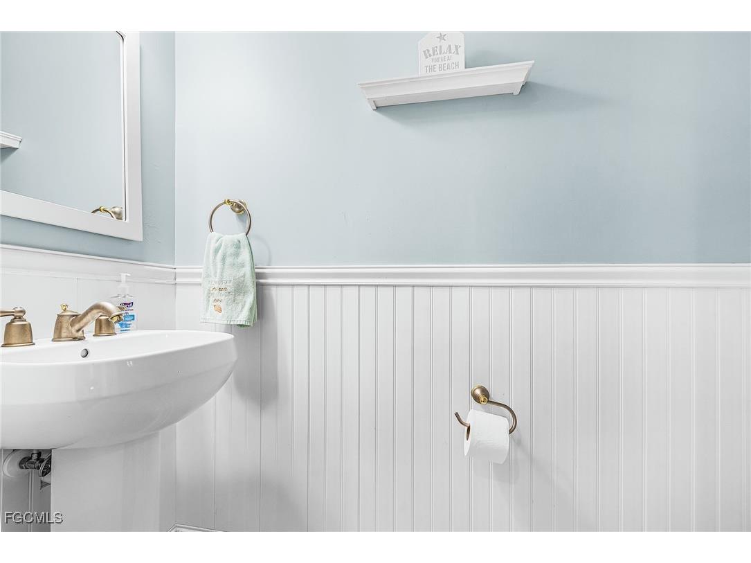 3351 Barra Circle Sanibel FL 33957 2025019988 image17