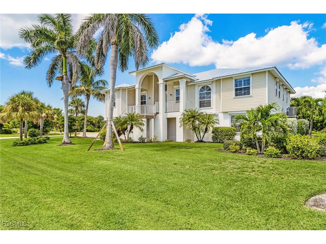 3351 Barra Circle Sanibel FL 33957 2025019988 image2