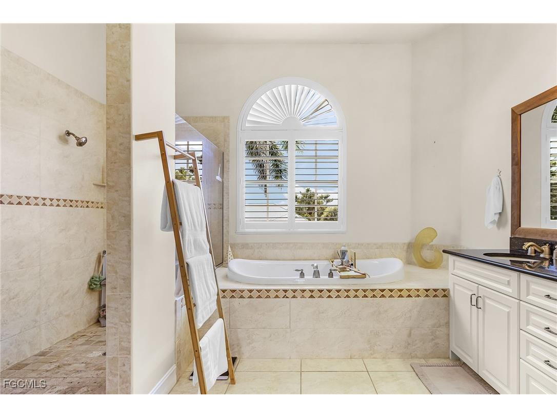 3351 Barra Circle Sanibel FL 33957 2025019988 image29