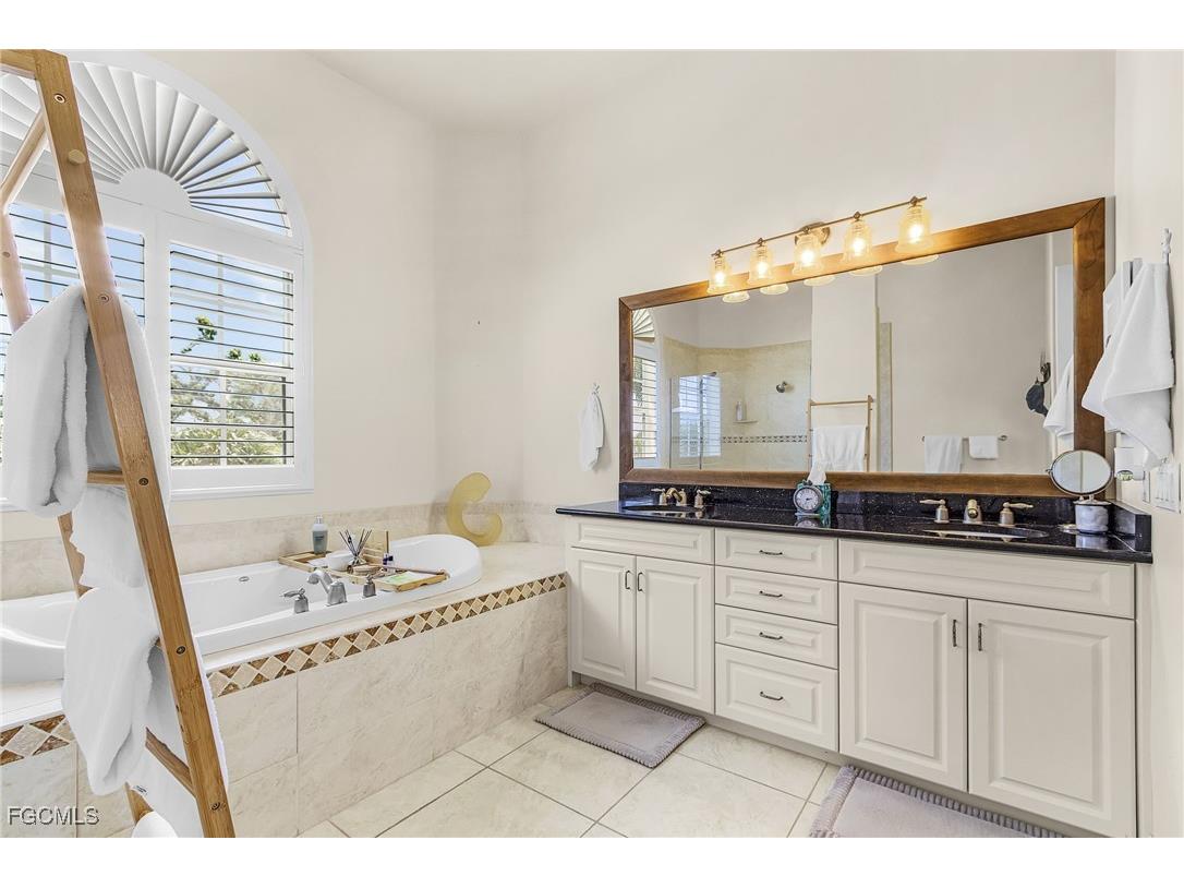 3351 Barra Circle Sanibel FL 33957 2025019988 image30