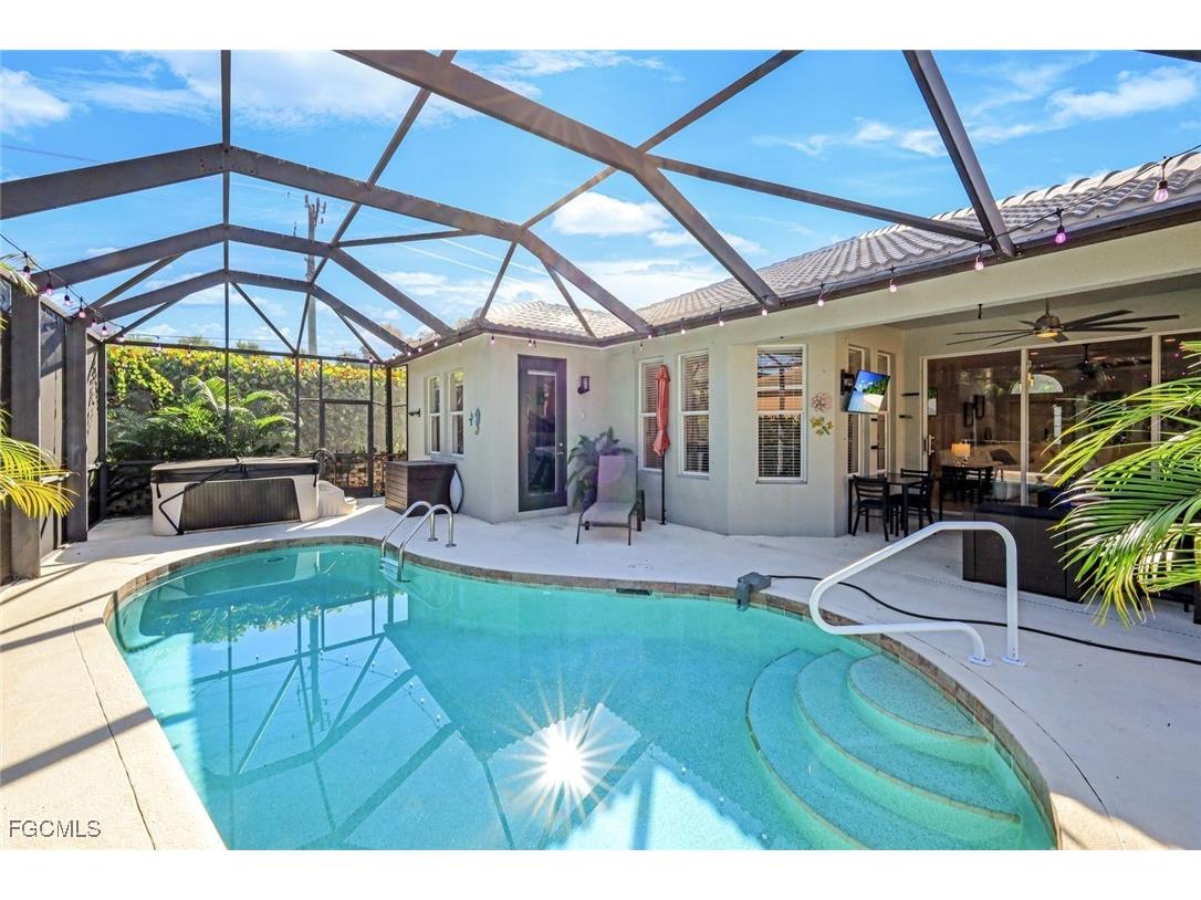 3351 Midship Drive North Fort Myers FL 33903 2025014662 image1