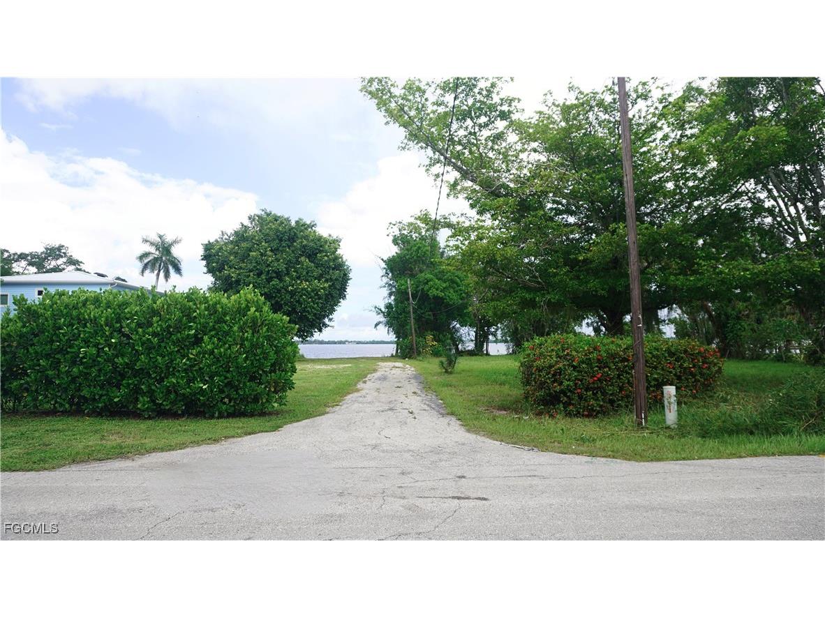3353 E Riverside Drive Fort Myers FL 33916 2025009621 image1