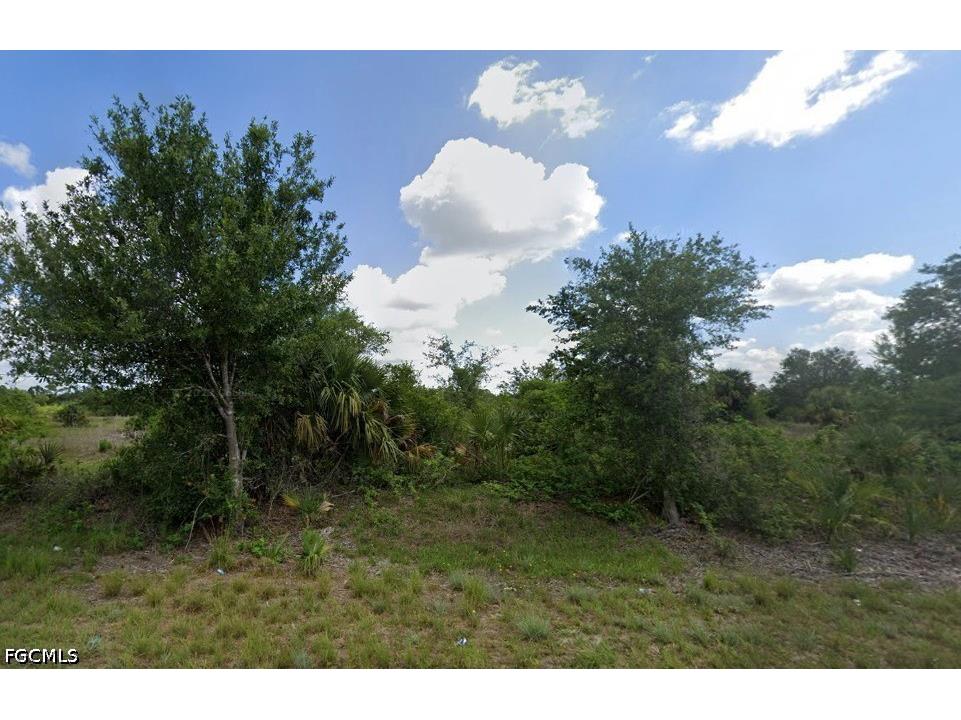 3353 Meadow Road Lehigh Acres FL 33974 2025023257 image1