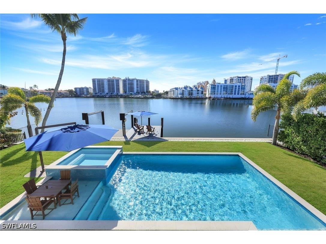 336 Oak Avenue Naples FL 34108 226025126 image1