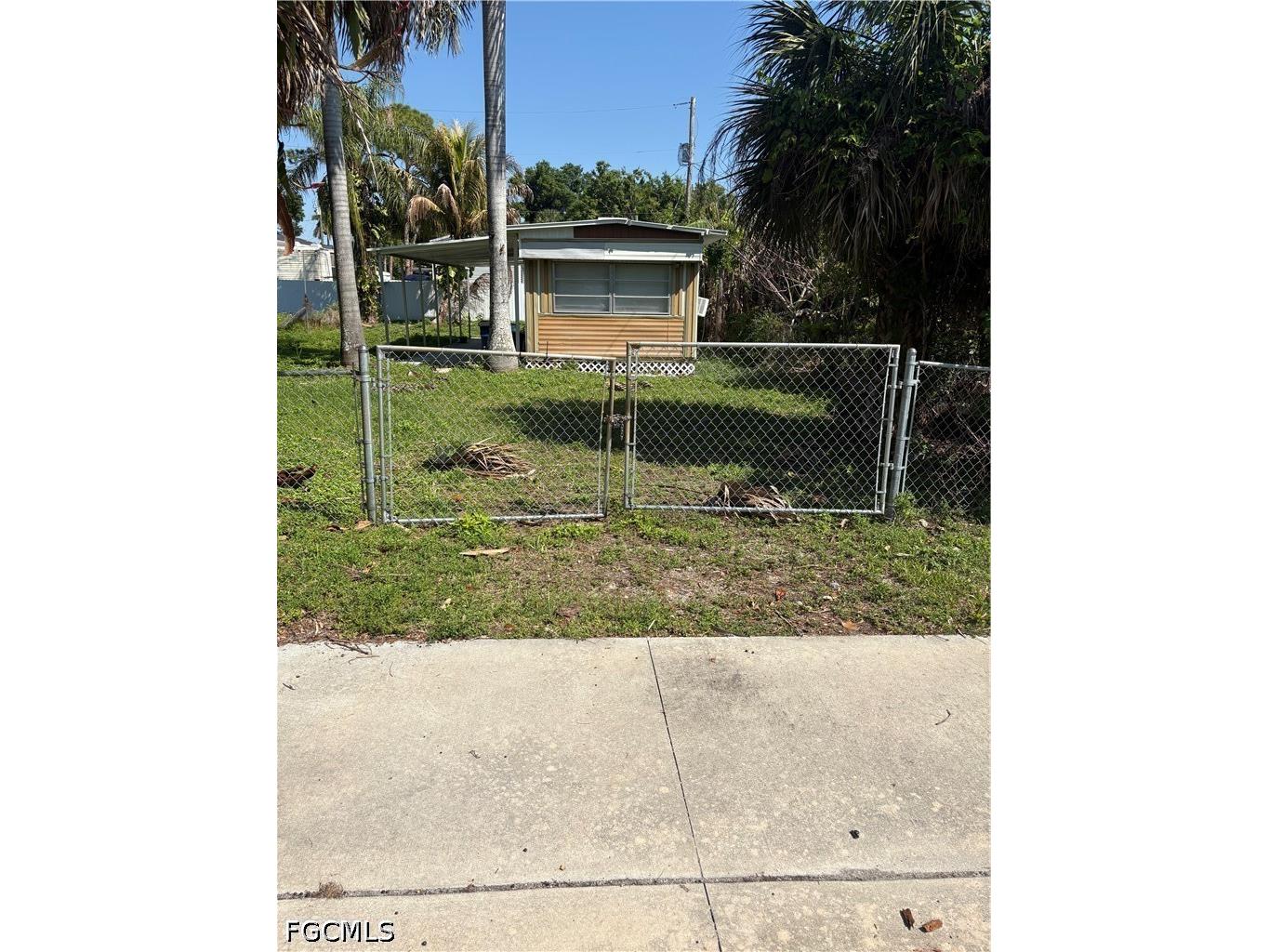 336 San Bernardino Street North Fort Myers FL 33903 2026014446 image1