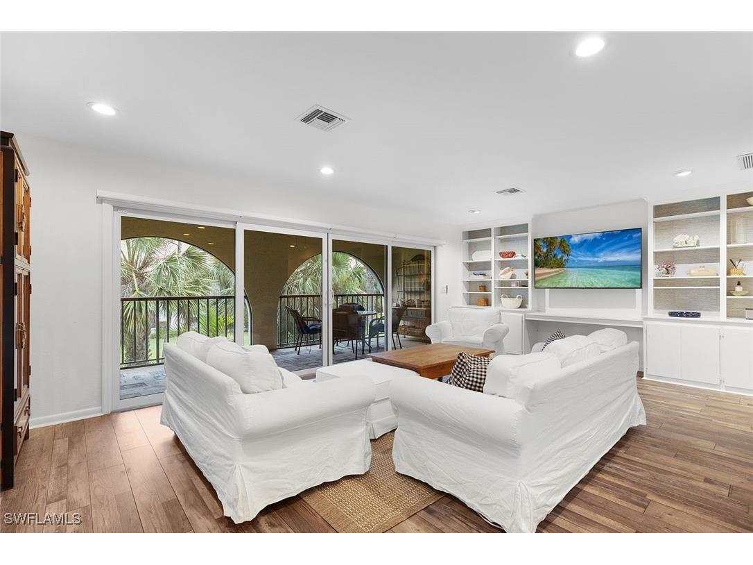 3360 10th Street N #1210 Naples FL 34103 225057805 image1