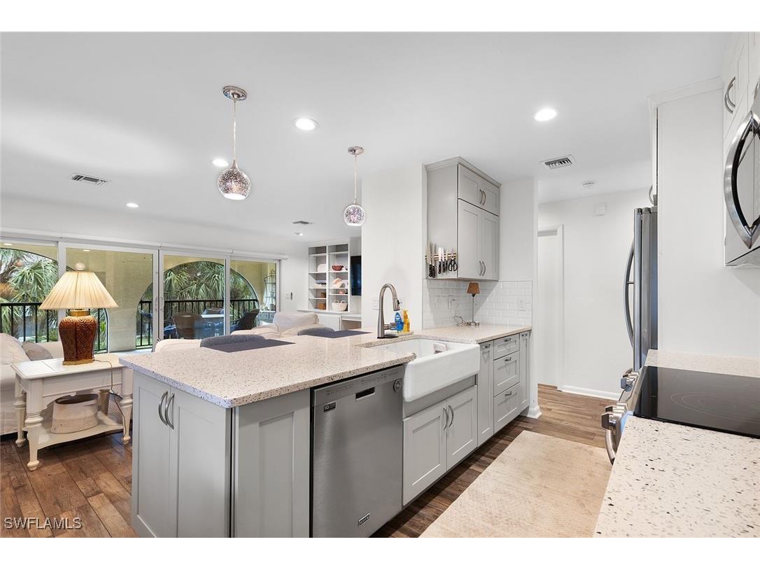 3360 10th Street N #1210 Naples FL 34103 225057805 image6