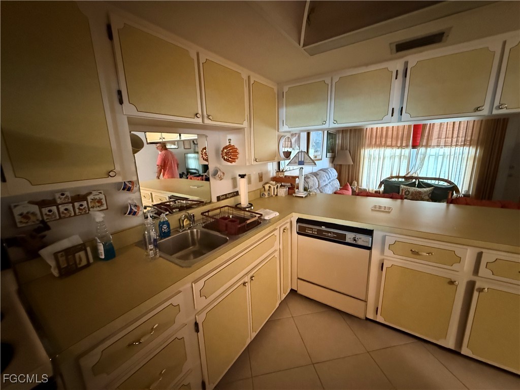 3361 N Key Drive #208 North Fort Myers FL 33903 2025011737 image14