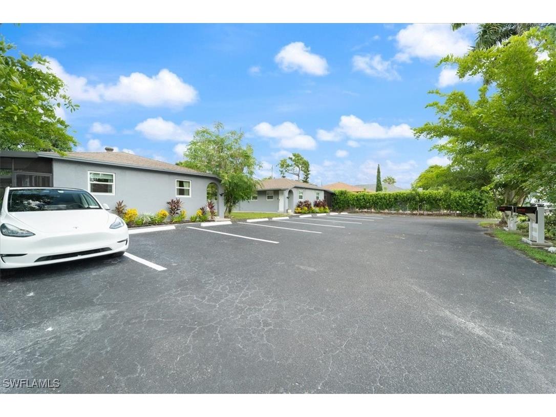 3365-3367 Estey Avenue Naples FL 34104 225067877 image2