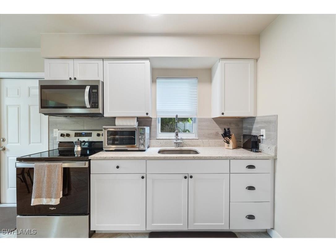 3365-3367 Estey Avenue Naples FL 34104 225067877 image9