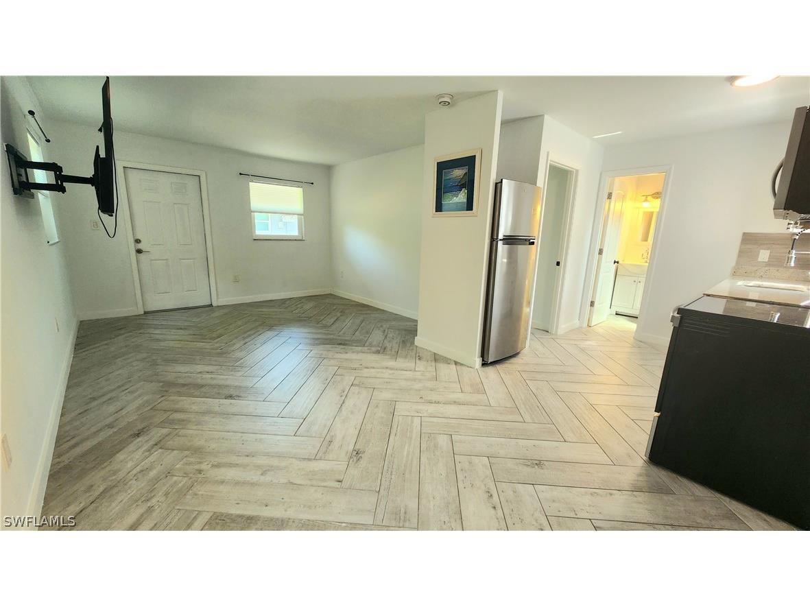 3367 Estey Avenue #4 Naples FL 34104 224048700 image1