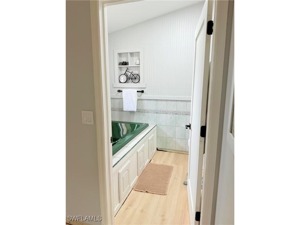 337 Emerald Bay Circle #U1 Naples FL 34110 225073990 image18