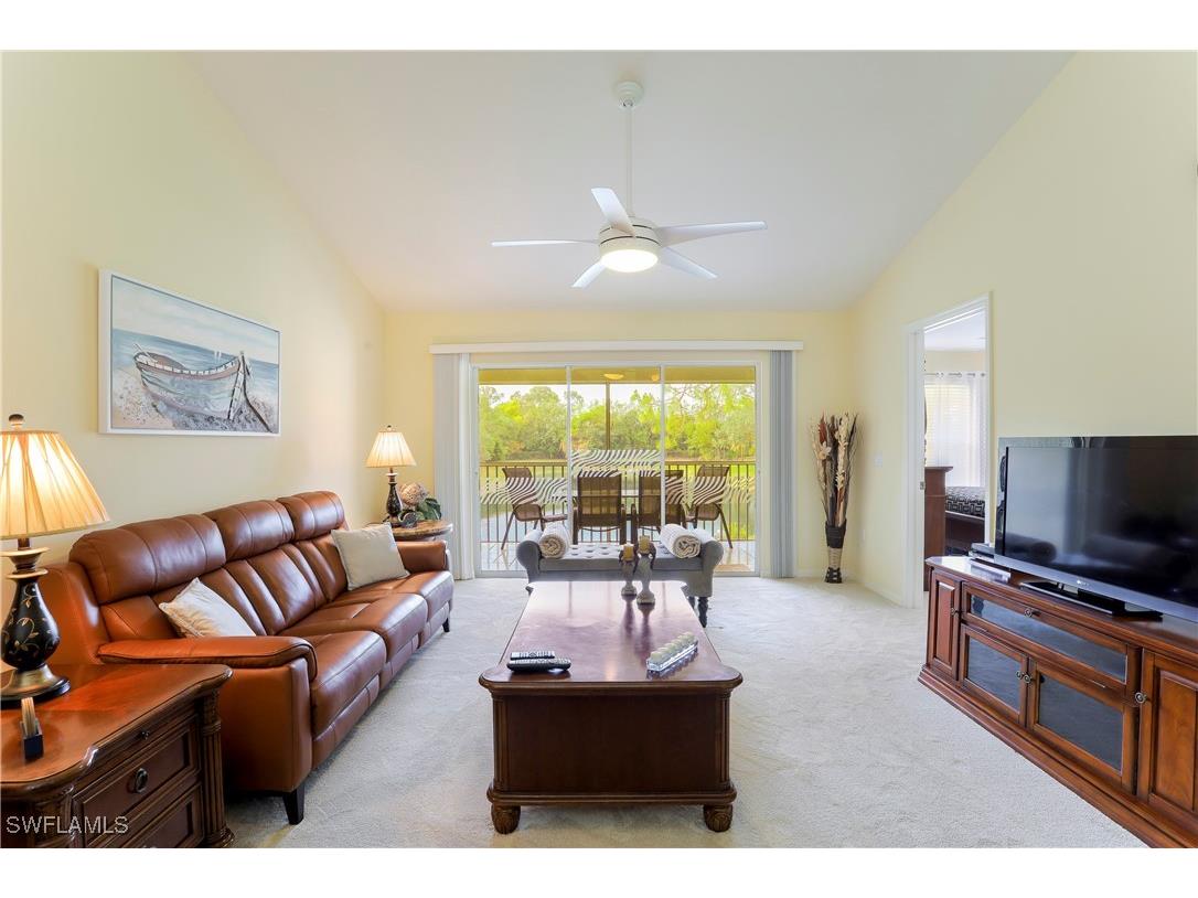 337 Robin Hood Circle #204 Naples FL 34104 225072687 image1