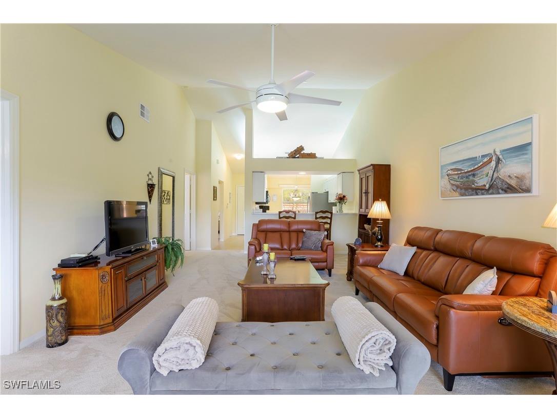 337 Robin Hood Circle #204 Naples FL 34104 225072687 image3