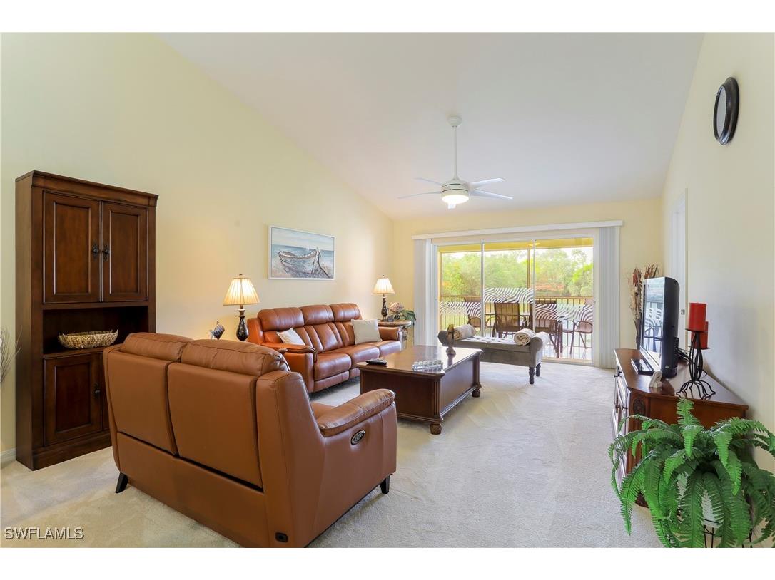 337 Robin Hood Circle #204 Naples FL 34104 225072687 image4