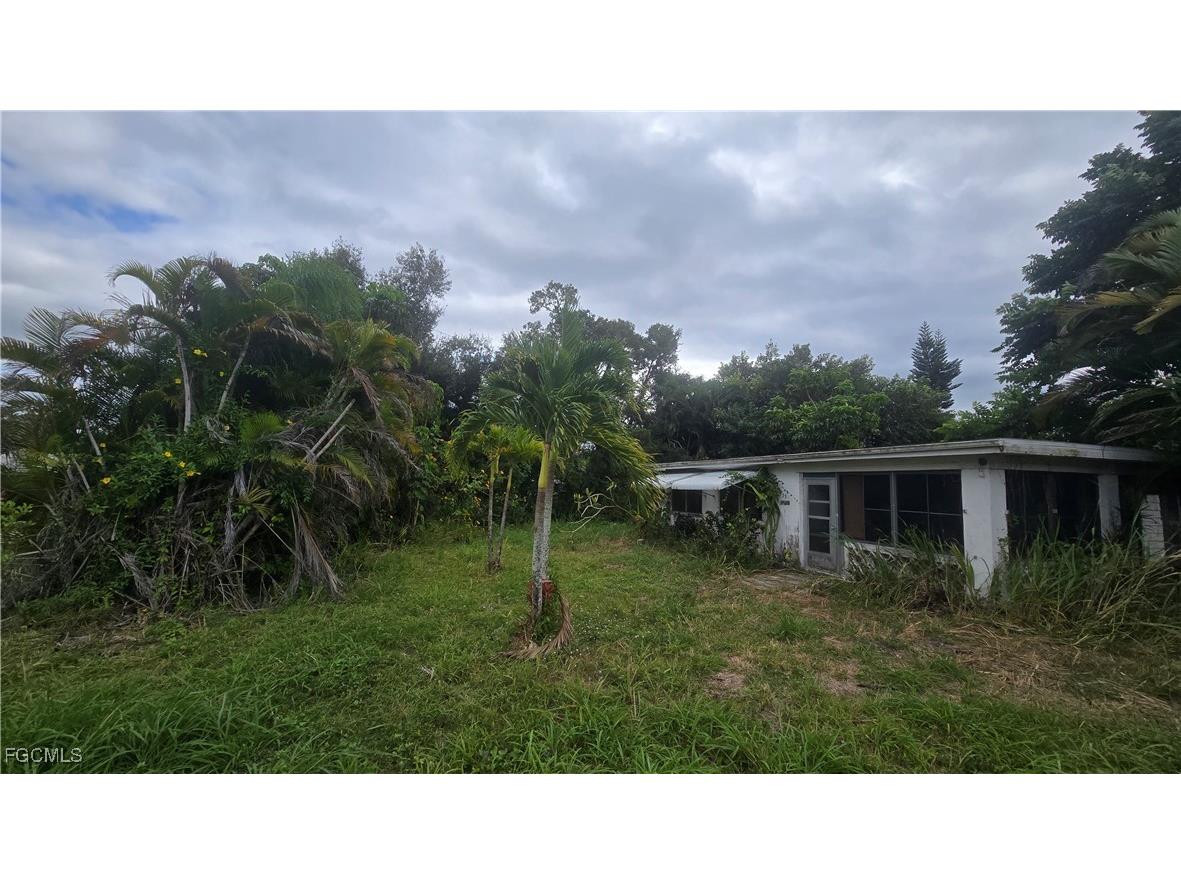 337 Sacramento Street North Fort Myers FL 33903 2025021681 image2