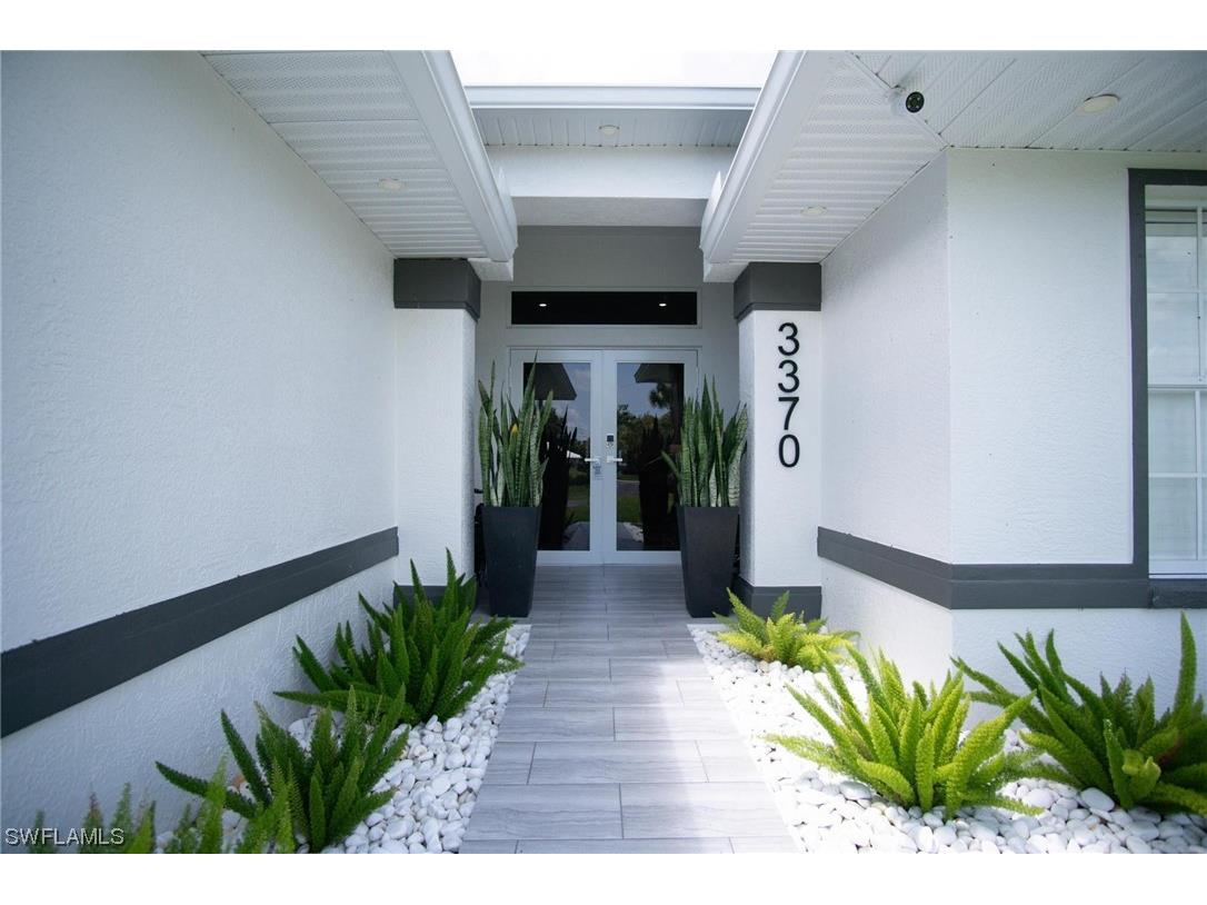 3370 20th Avenue NE Naples FL 34120 223047140 image1