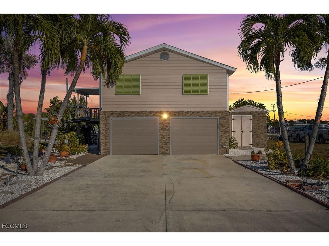 3374 York Road Saint James City FL 33956 2025021424 image1