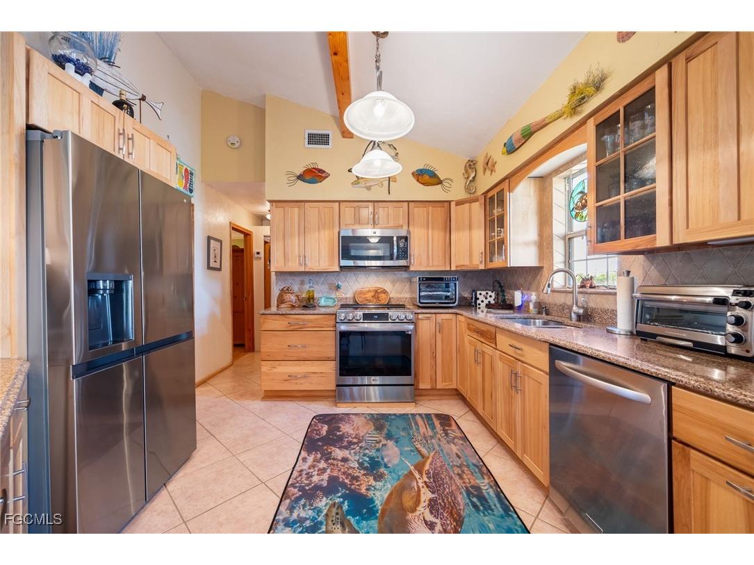 3374 York Road Saint James City FL 33956 2025021424 image10