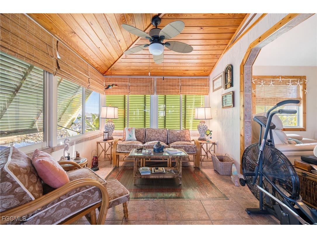 3374 York Road Saint James City FL 33956 2025021424 image18