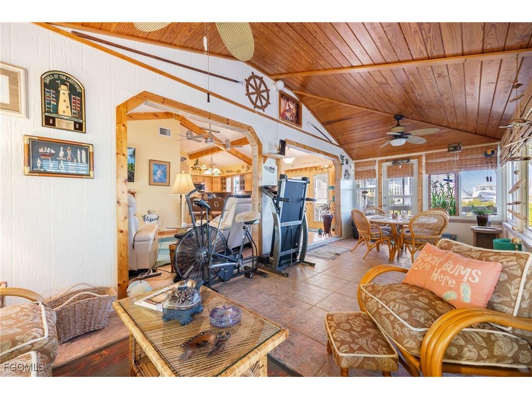 3374 York Road Saint James City FL 33956 2025021424 image19