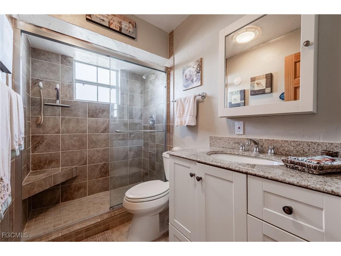 3374 York Road Saint James City FL 33956 2025021424 image25