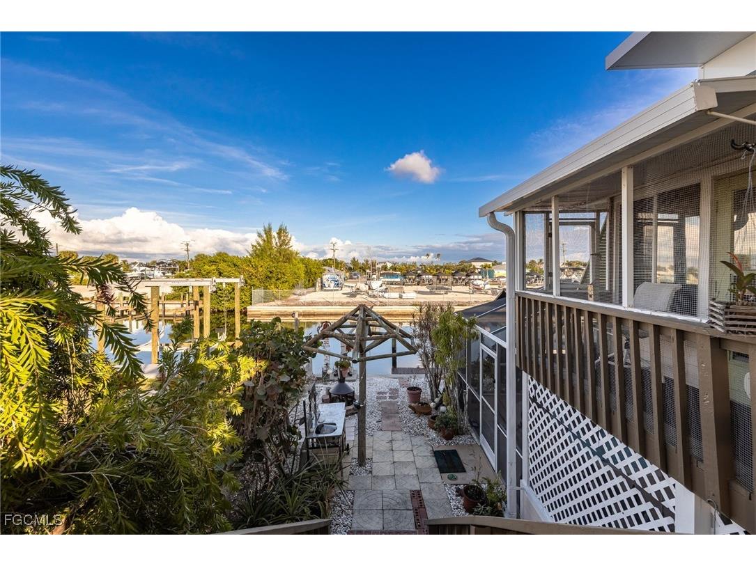 3374 York Road Saint James City FL 33956 2025021424 image27