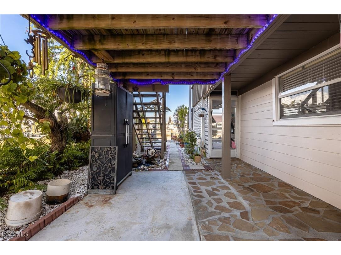 3374 York Road Saint James City FL 33956 2025021424 image3