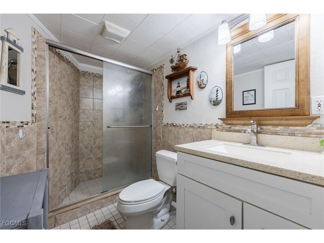 3374 York Road Saint James City FL 33956 2025021424 image32