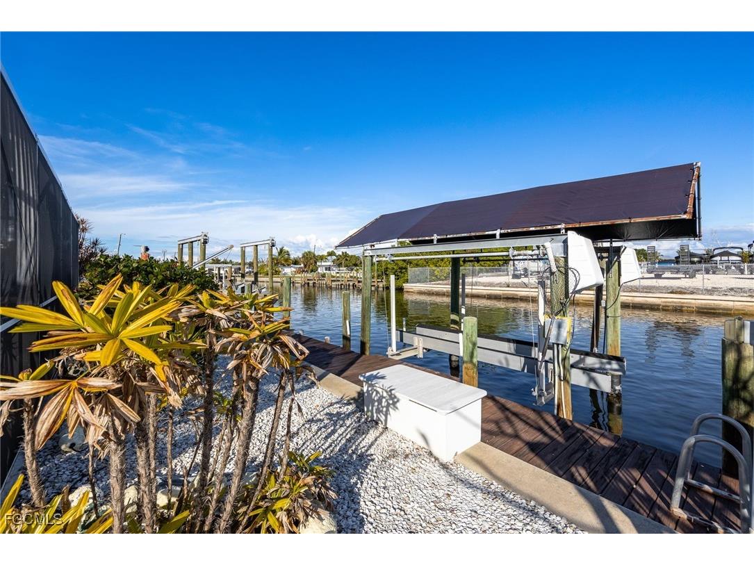 3374 York Road Saint James City FL 33956 2025021424 image38