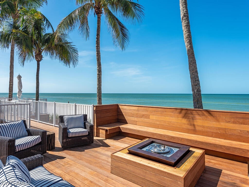 3377 Gulf Shore Boulevard N #1A Naples FL 34103 223077999 image1