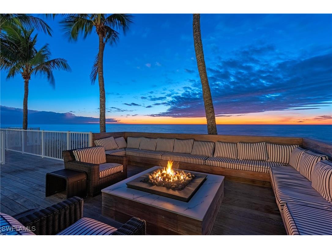 3377 Gulf Shore Boulevard N #2A Naples FL 34103 226005106 image2