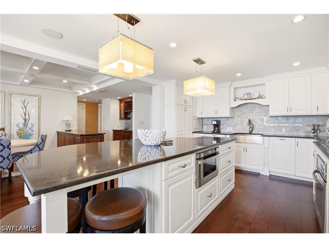 3377 Gulf Shore Boulevard N #6B Naples FL 34103 226016198 image4