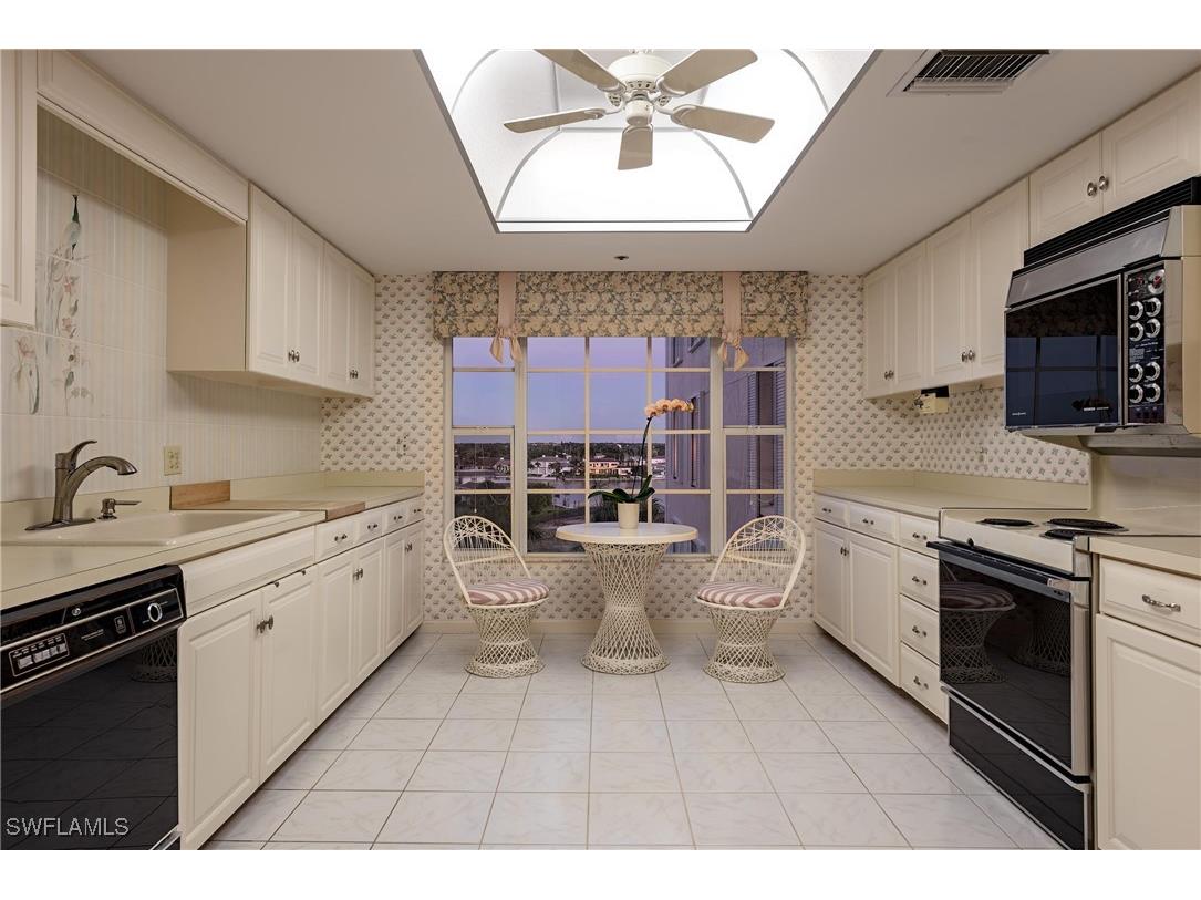 3377 Gulf Shore Boulevard N #6C Naples FL 34103 226003347 image17