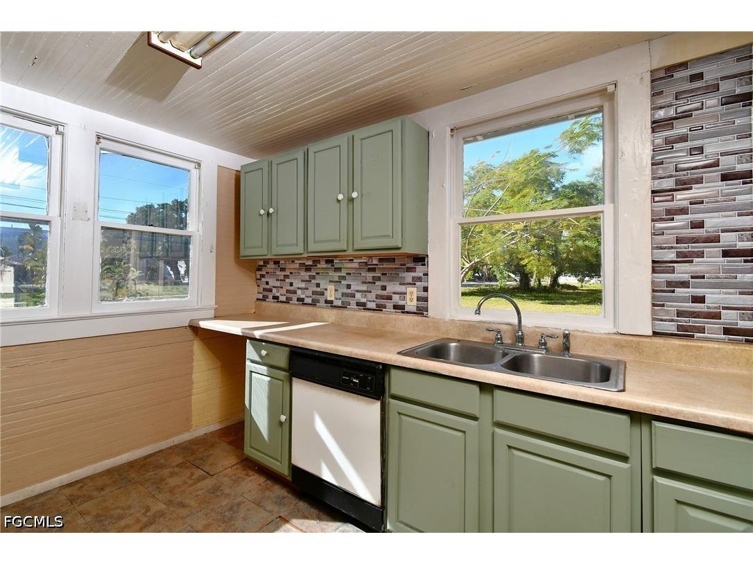 3381 Edgewood Avenue Fort Myers FL 33916 2026013826 image11