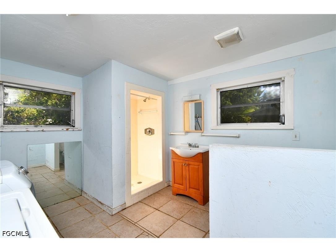 3381 Edgewood Avenue Fort Myers FL 33916 2026013826 image17
