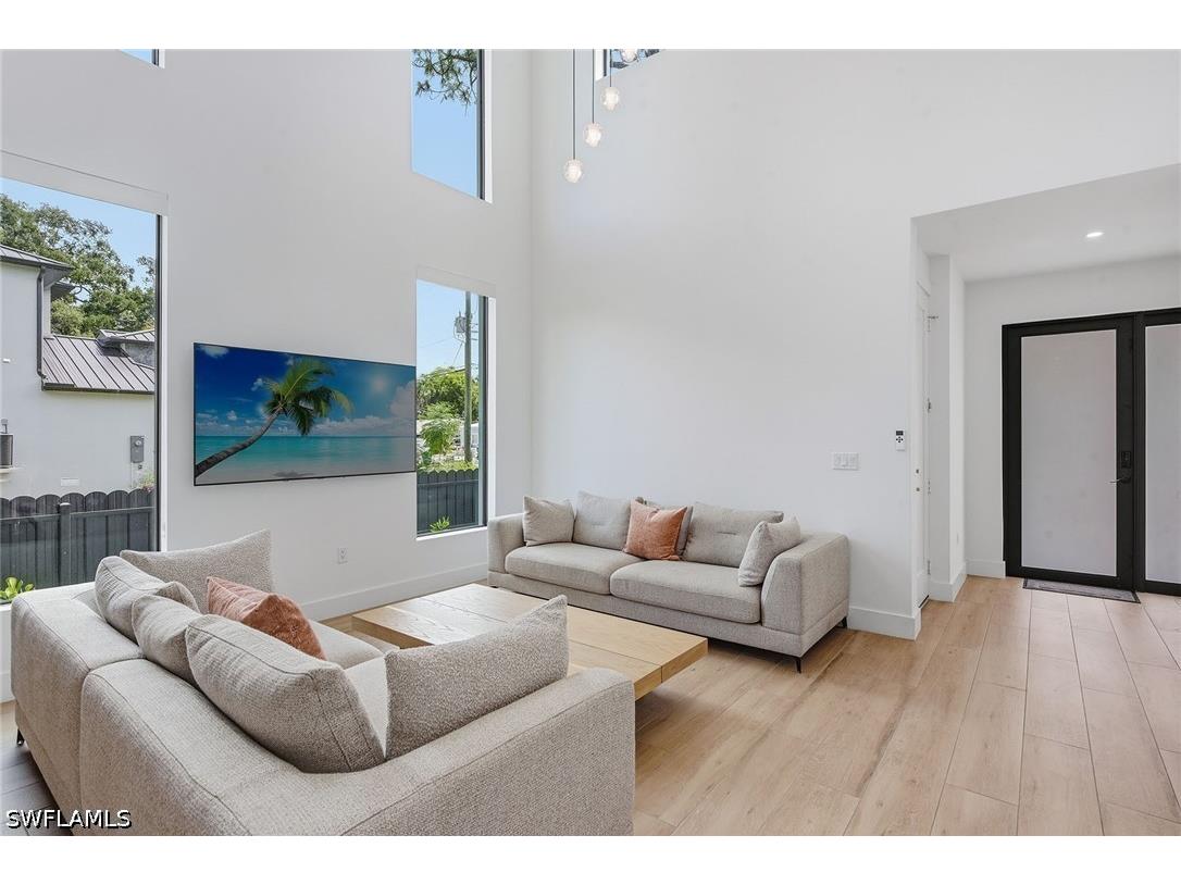 3384 Canal Street Naples FL 34112 226021146 image5