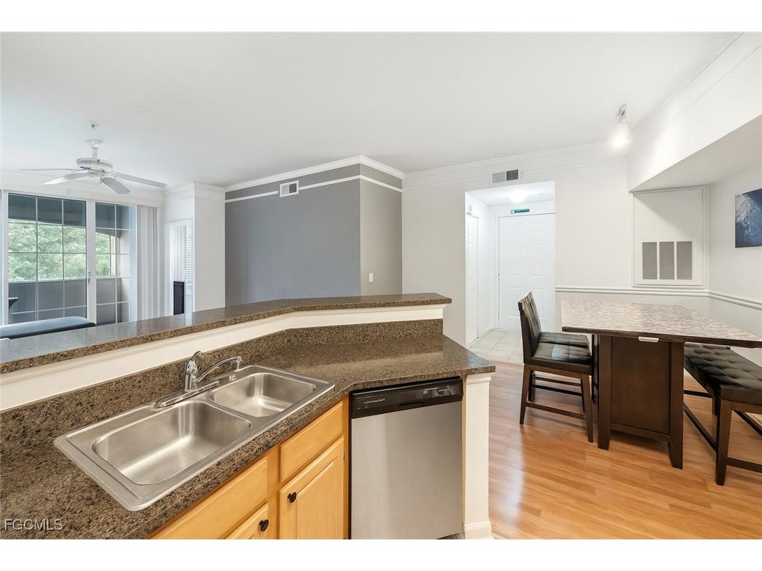 3384 Corona Village Way #106 Orlando FL 32835 2025006545 image8