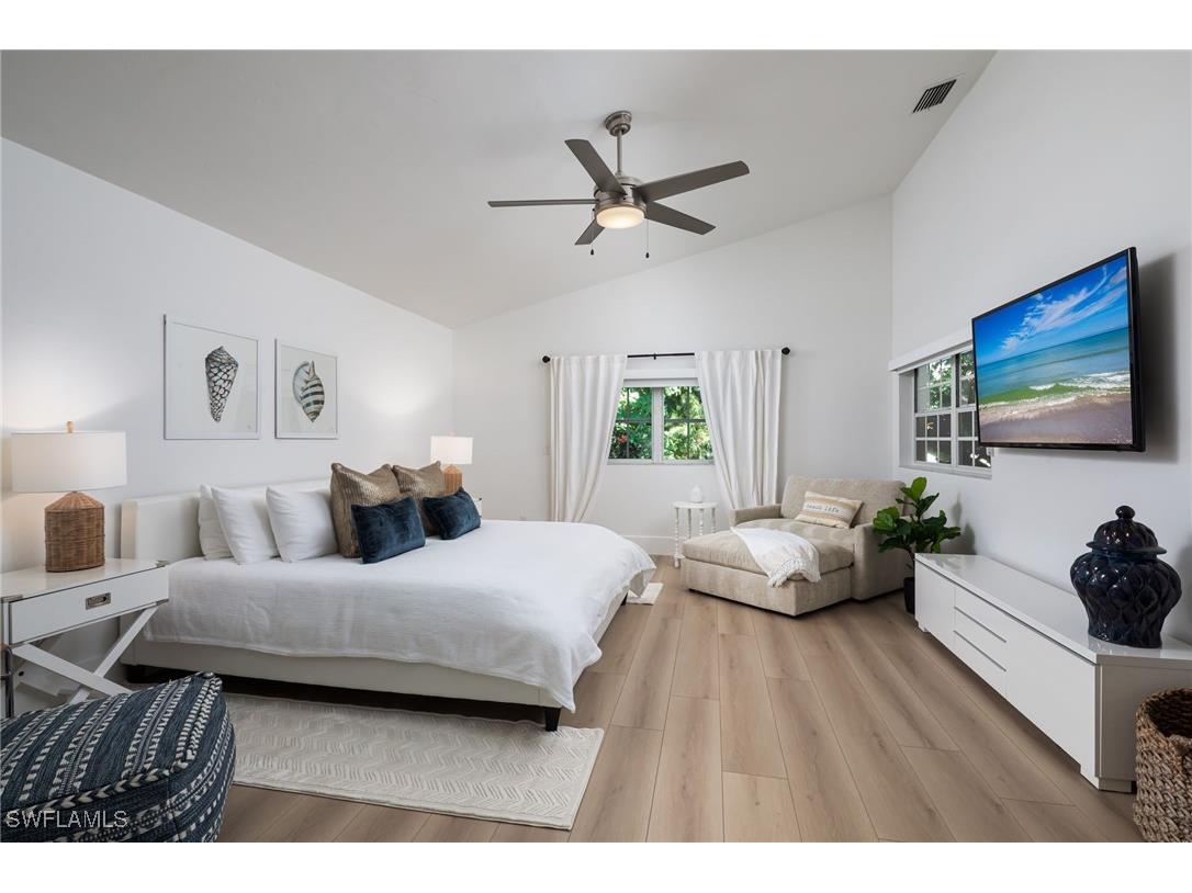 339 4th Avenue N Naples FL 34102 225080563 image15