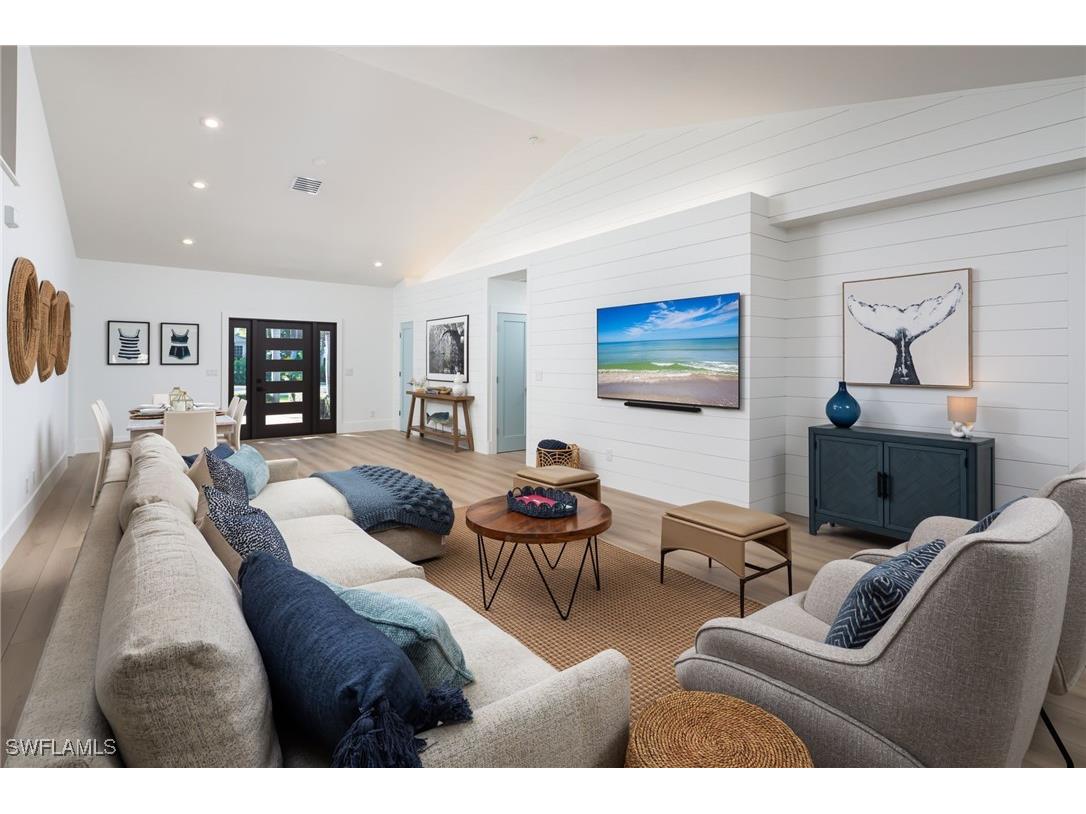 339 4th Avenue N Naples FL 34102 225080563 image3