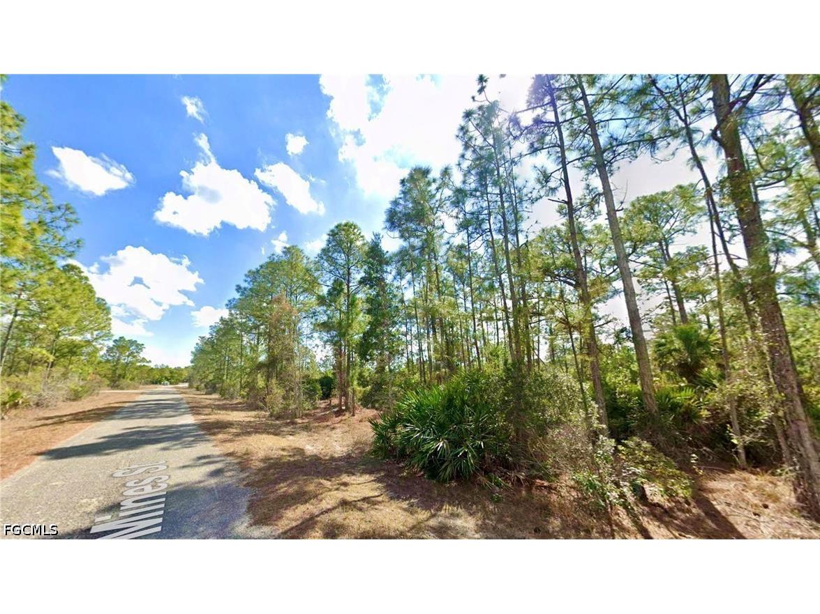 339 Mines Street Lehigh Acres FL 33972 2026029524 image3