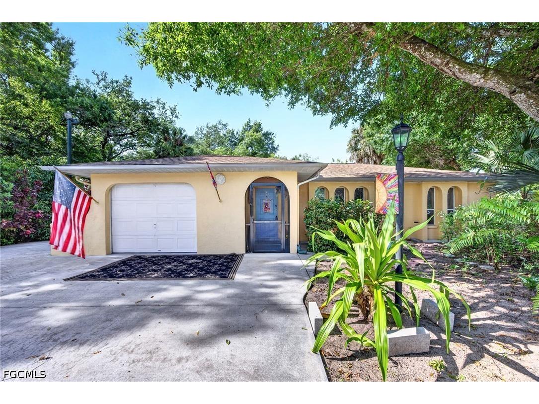 339 W Mariana Avenue North Fort Myers FL 33903 2026021638 image1