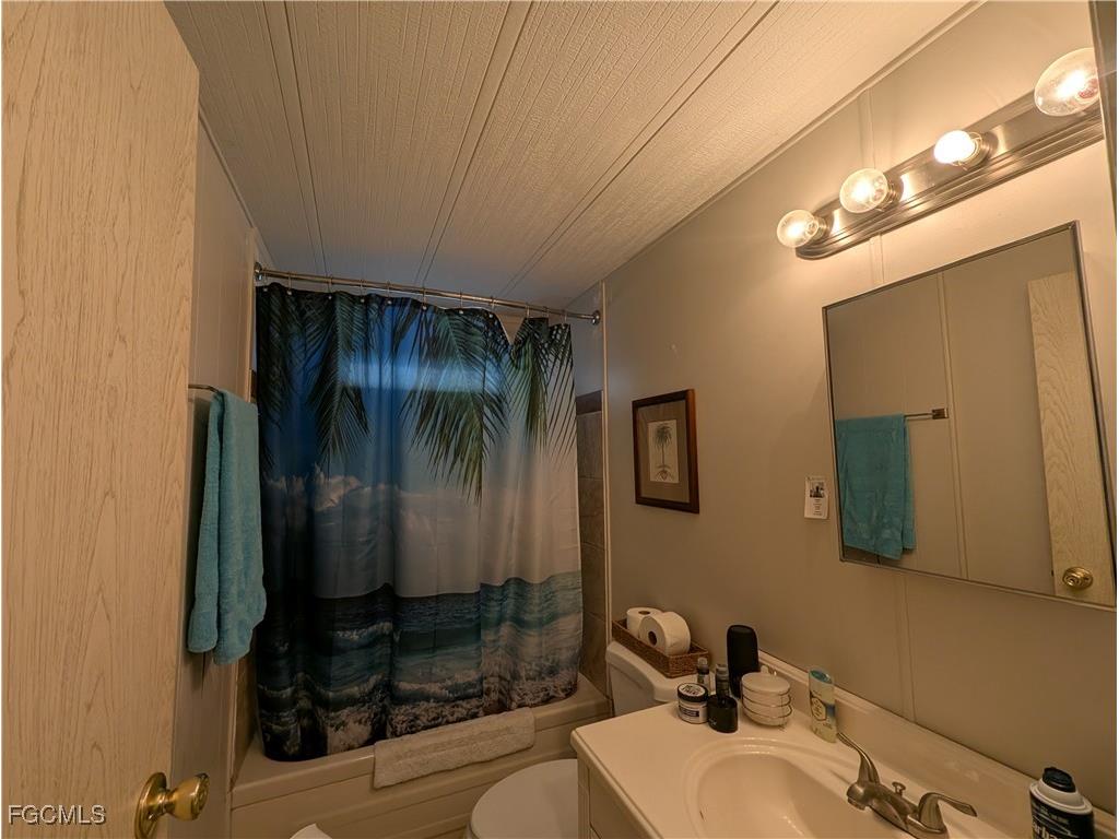 3390 Galaxy Way North Fort Myers FL 33903 2025009641 image8