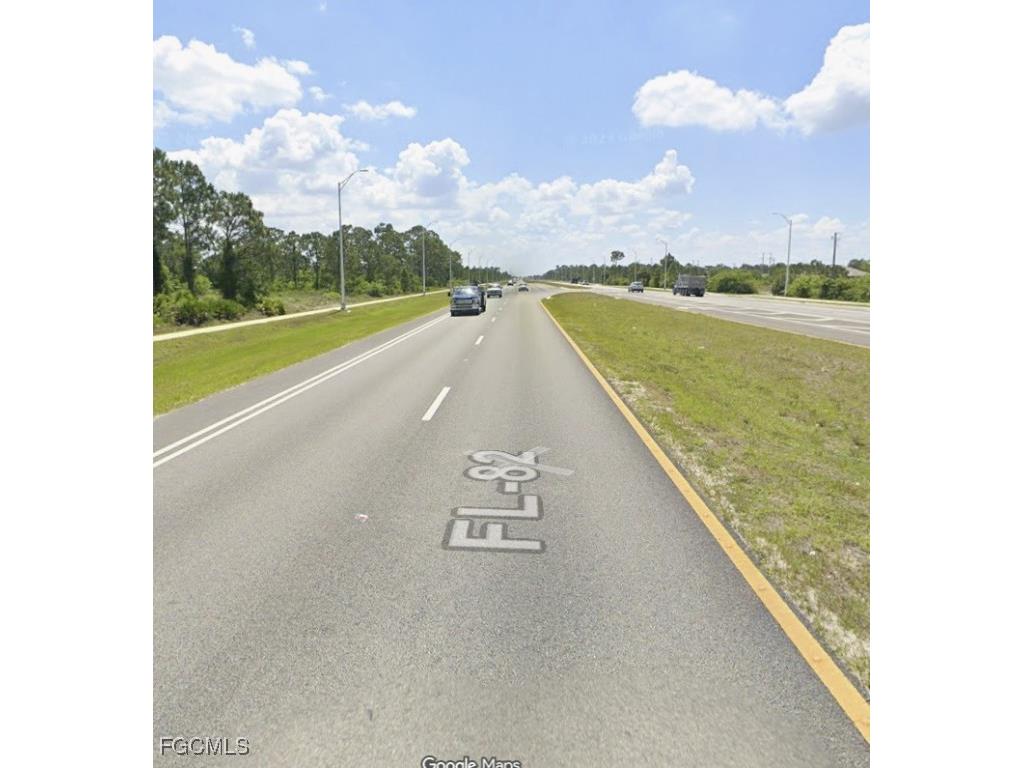 3392 Meadow Road Lehigh Acres FL 33974 2025015929 image2