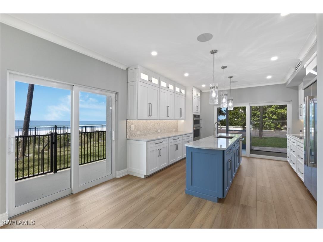 3399 Gulf Shore Boulevard N #111 Naples FL 34103 225083052 image1