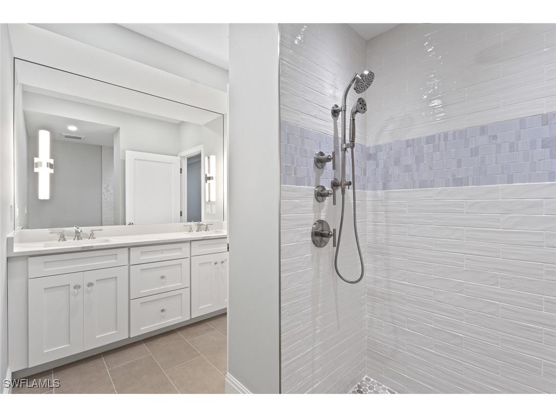 3399 Gulf Shore Boulevard N #111 Naples FL 34103 225083052 image24