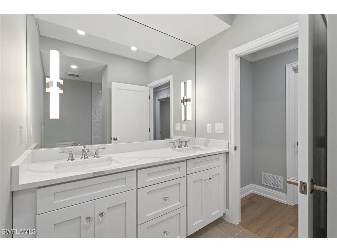 3399 Gulf Shore Boulevard N #111 Naples FL 34103 225083052 image25