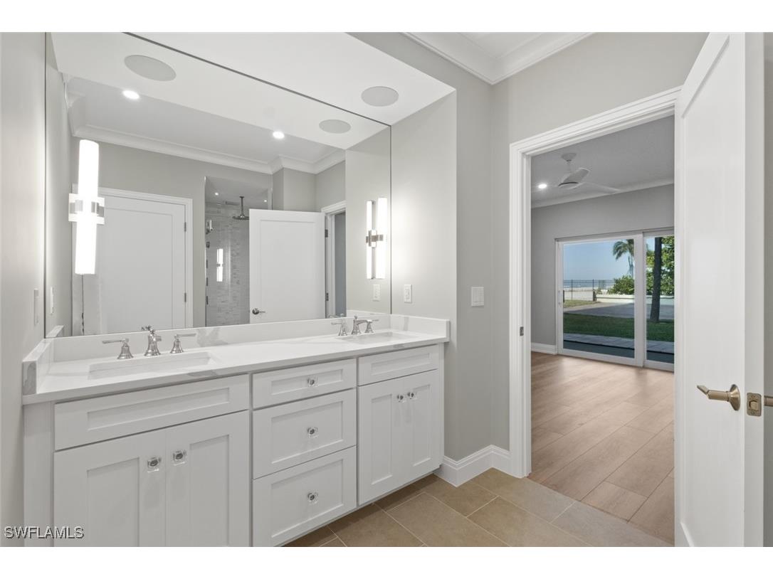 3399 Gulf Shore Boulevard N #111 Naples FL 34103 225083052 image29